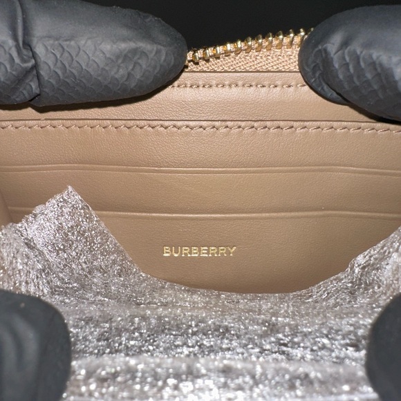 Burberry Tan Leather Women's Bag - Picture 1 of 6